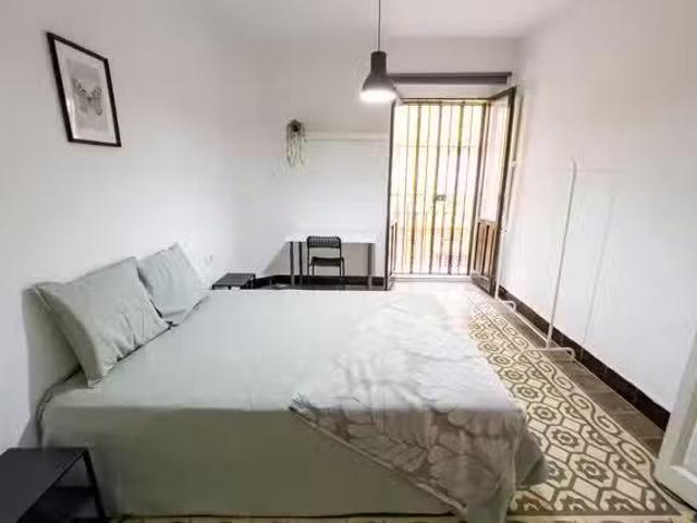 Único Habitación en Calle Bustos Tavera, Casco Antiguo