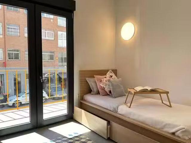 Único Habitación en Calle de Albasanz