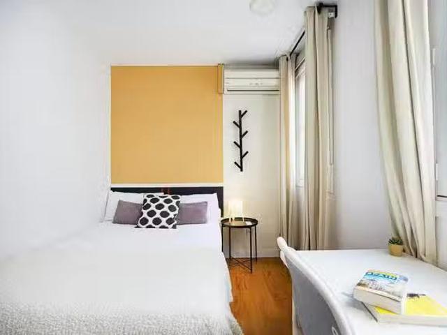 Barato Habitación en Calle de Alberto Aguilera, Gaztambide