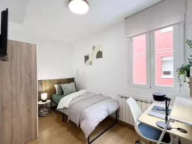 ¡Renta! Habitación en Calle de Ayllón