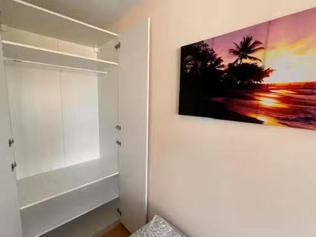 Único Habitación en Calle de Castrillo de Aza, Santa Eugenia