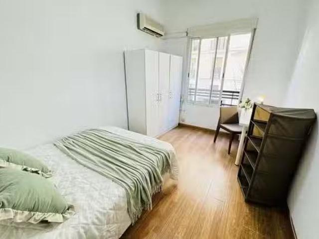 Encantador Habitación en Calle de Ferraz