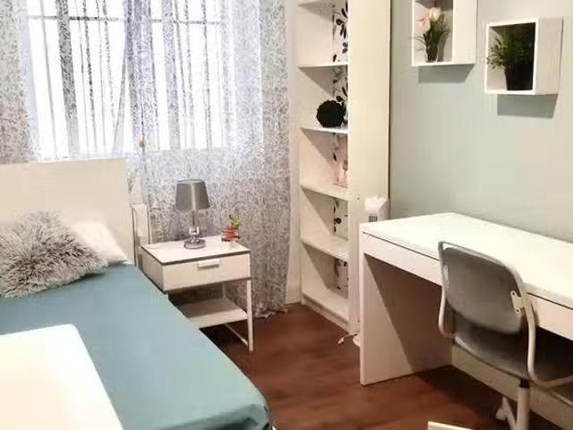 Acogedor Habitación en Calle de Francisco Silvela, Salamanca