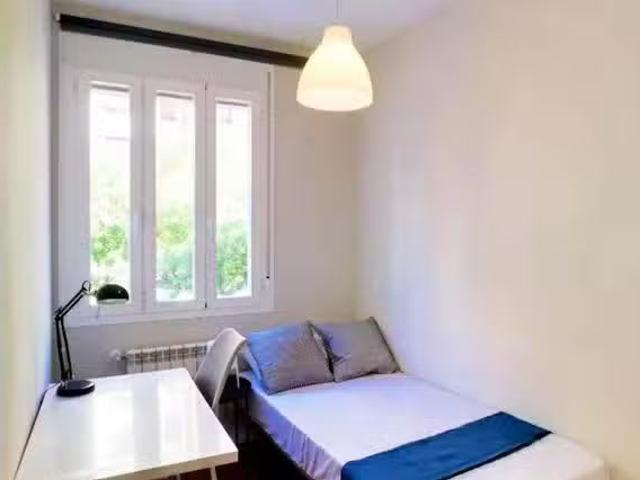 ¡Oferta! Habitación en Calle de Ibiza