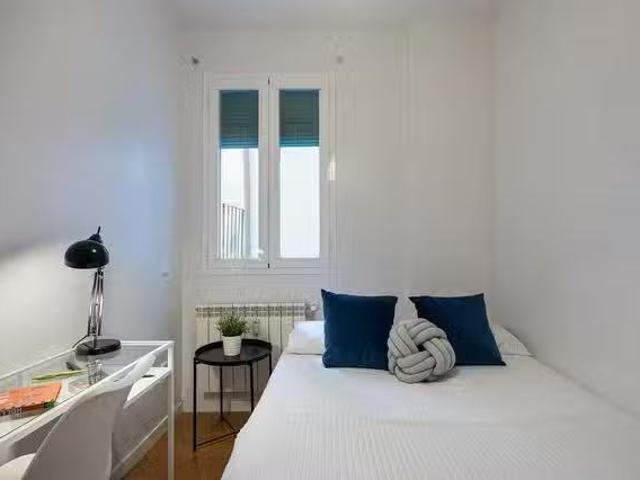 Acogedor Habitación en Calle de Ibiza