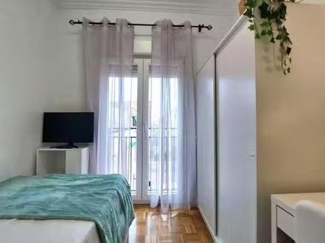 Nuevo Habitación en Calle de Juan Bautista de Toledo