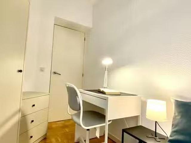 ¡Oferta! Habitación en Calle de Lagasca, Castellana