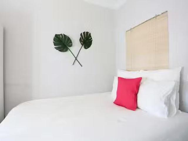 ¡Recién llegado! Habitación en Calle de Mantuano