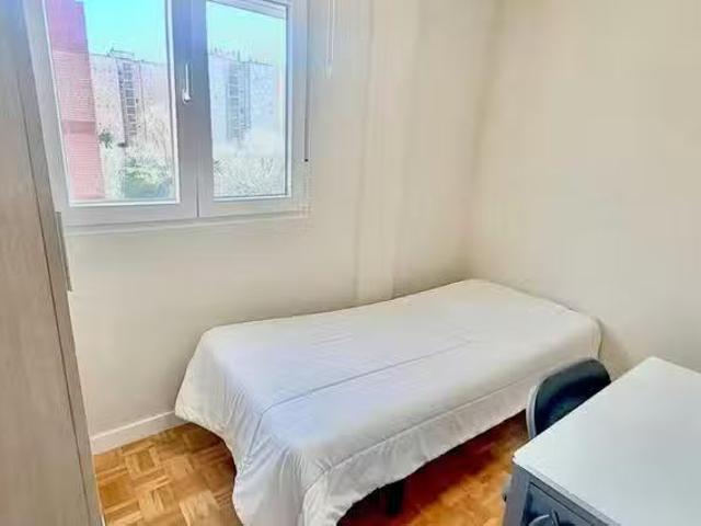 Barato Habitación en Calle de Paredes de Nava, Pueblo Nuevo