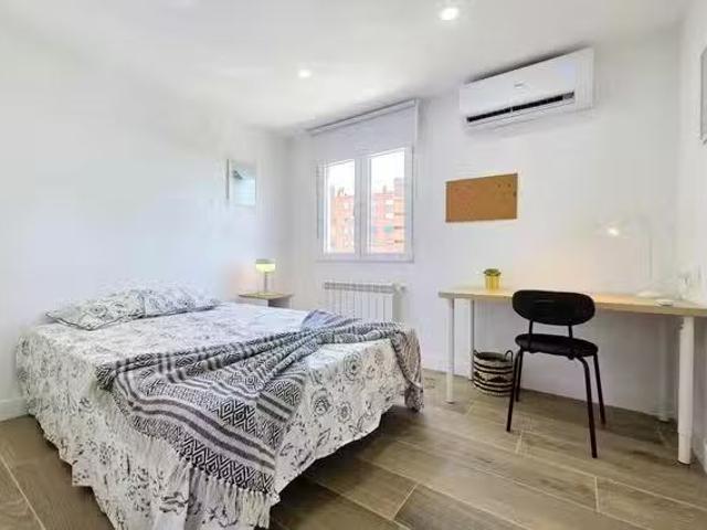 Bonito Habitación en Calle de Rafael Fernández Hijicos, Puente.