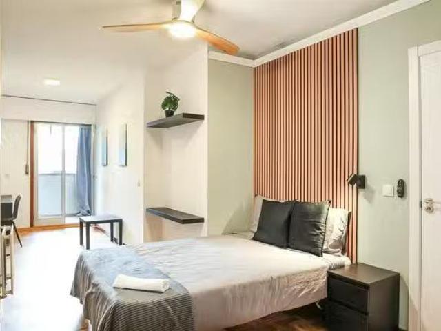 Acogedor Habitación en Calle de Santiago de Compostela, Fuenca.
