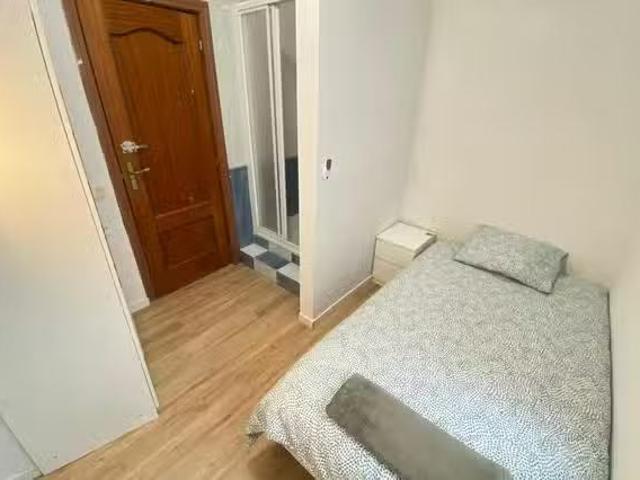 Único Habitación en Calle del Carmen, Sol