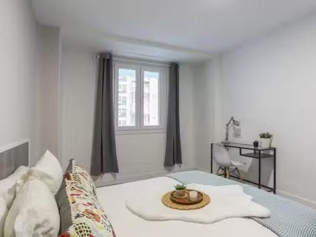 Encantador Habitación en Calle del Ferrocarril