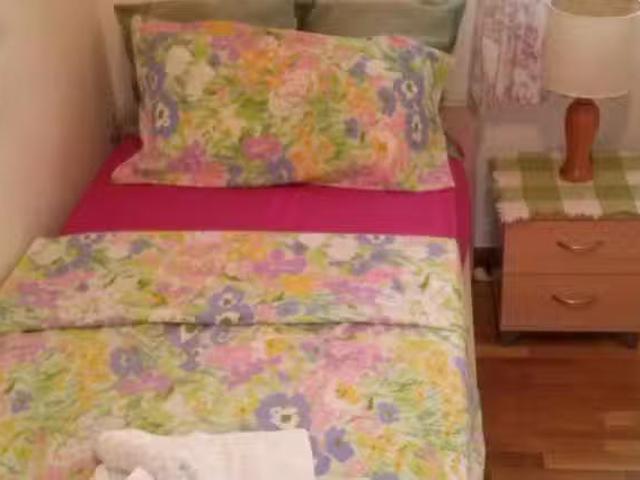 Único Habitación en Calle del Pico de los Artilleros, Vinateros