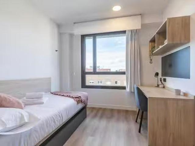 ¡Oferta! Habitación en Calle la Estrada, Fuencarral El Pardo