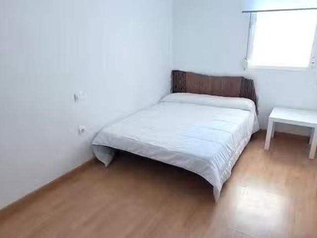 Bonito Habitación en Calle Suárez Somontes