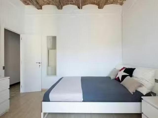 Barato Habitación en Carrer de Gombau, Ciutat Vella