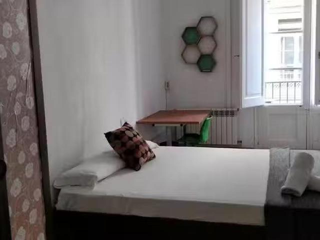 ¡Recién llegado! Habitación en Carrer de Ferran, El Gòtic