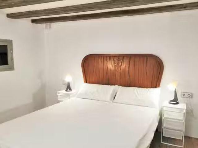 Acogedor Habitación en Carrer de Mirallers, S. Pere, Santa Cat.