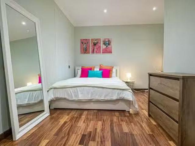 Acogedor Habitación en Carrer de Muntaner, Sarrià Sant Gervasi