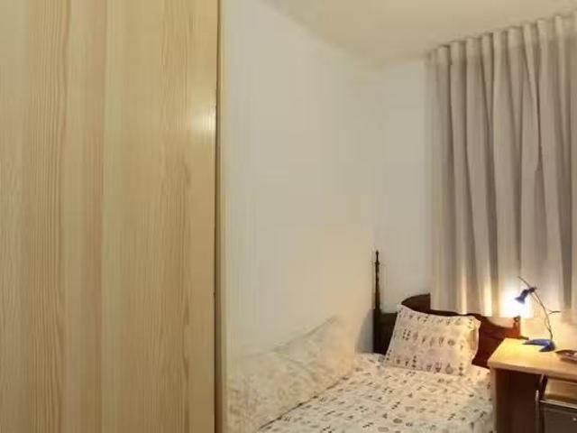 Bonito Habitación en Carrer de Puiggarí, Sants