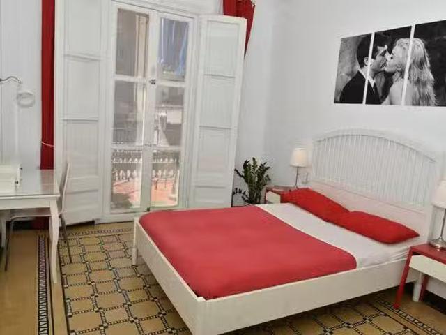 ¡Oferta! Habitación en Carrer de Vila i Vilà, El Poblesec