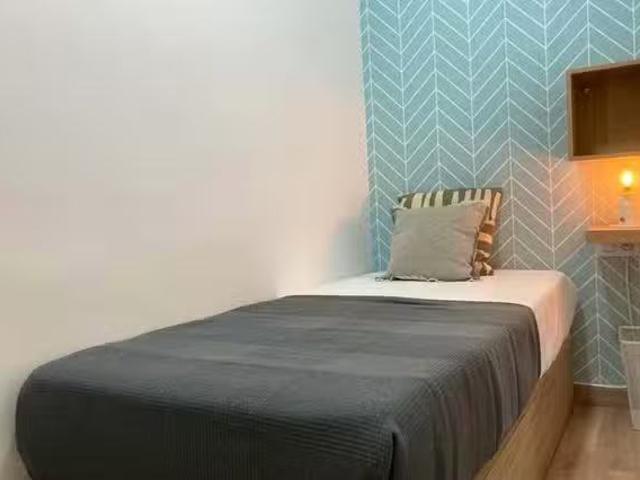¡Renta! Habitación en Carrer de Viladomat