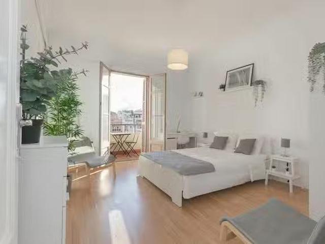Nuevo Habitación en Carrer del Comte d'Urgell, Sant Antoni