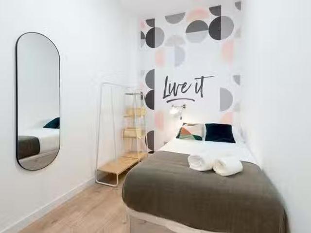 ¡Oferta! Habitación en Carrer dels Escudellers