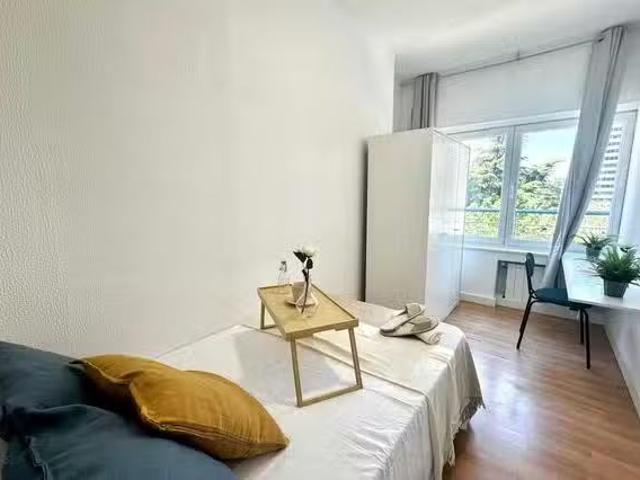 Barato Habitación en Paseo de la Castellana, Castellana