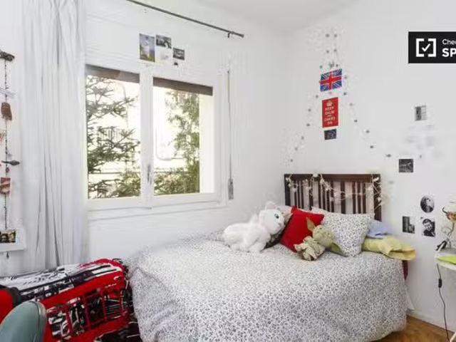 ¡Oferta! Habitación en piso compartido de 4 habitaciones en al.