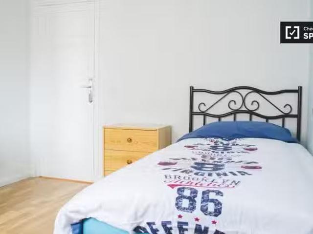 ¡Oferta! Habitación en piso compartido en alquiler en Ciudad J.