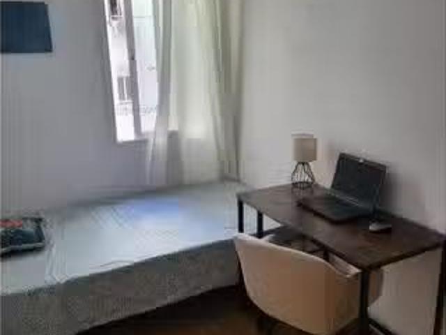 Encantador Habitación en piso compartido en alquiler en Embaja.
