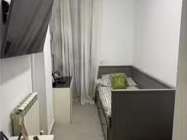 Bonito Habitación en piso compartido, Sabadell
