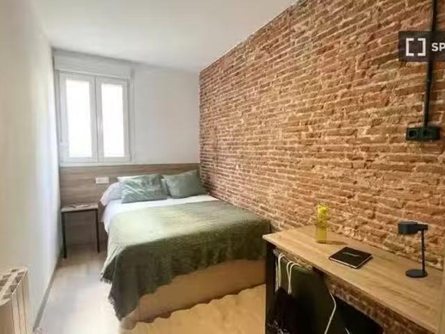 Único Habitación en piso de 10 habitaciones en San Diego, Madrid