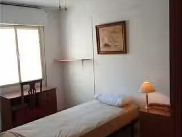 ¡Oferta! Se alquila habitación en Jardín de La Abadía, Málaga