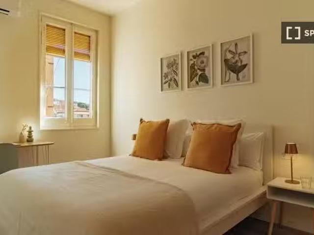 Acogedor Se alquila habitación en piso compartido en Barcelona