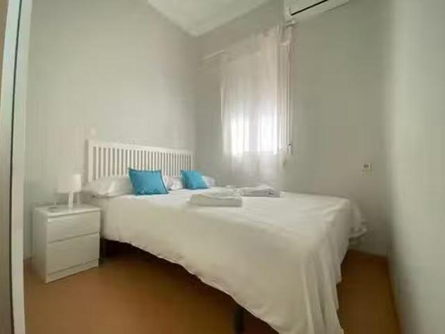 ¡En alquiler! Piso de 1 habitación en Calle de Cáceres, Delicias
