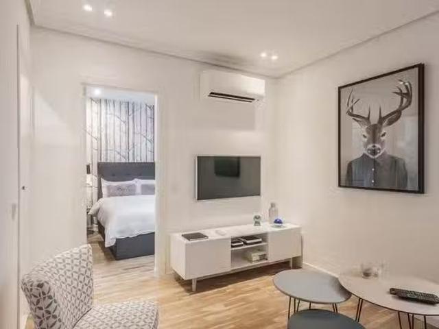 ¡Recién llegado! Piso de 1 habitación en Calle de Monteleón