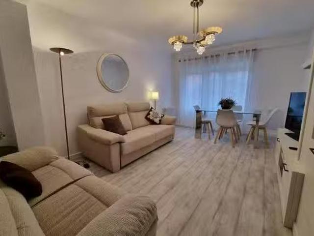 Bonito Piso de 1 habitación en Calle Joaquín Alonso Bonet, El.
