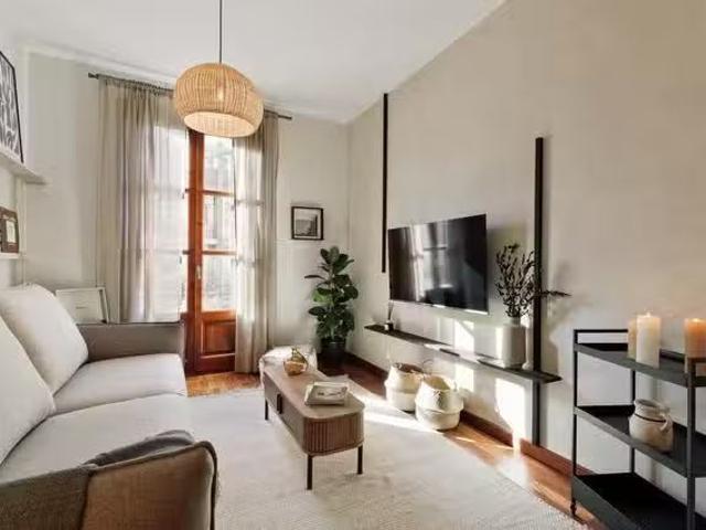 ¡Renta! Piso de 1 habitación en Carrer de Villarroel