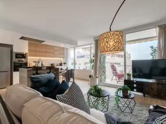 Barato Piso de 1 habitación en Gran Via de Carles III