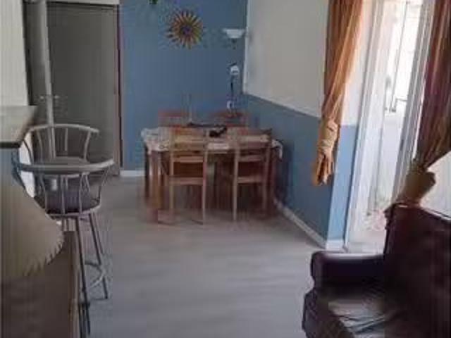 Encantador Piso de 3 habitaciones en alquiler en Los Rosales.