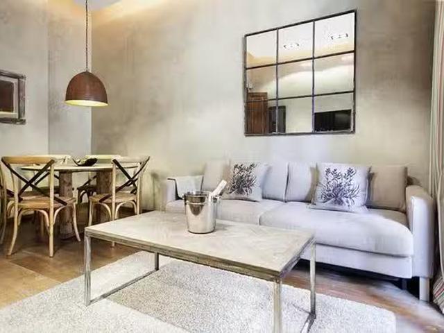 Único Piso de 3 habitaciones en Barcelona