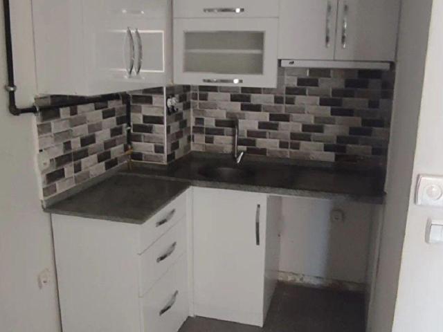 BARBAROS CADDESİNDE SATILIK 2+0 APART