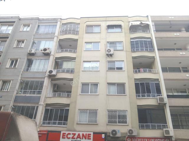 Barbaros Mahallesi Mithatpaşa Caddesinde Ana Cadde Üzeri Doğalgazlı Temiz Kiralık Daire