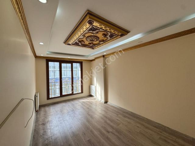 Barbarosta Tramvaya Yakın 1+1 Kiralık Daire