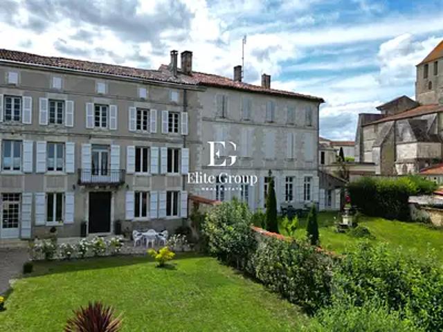 Barbezieux Saint Hilaire 16300 Achat / Vente maison 12 pièces t12 au dernier étage