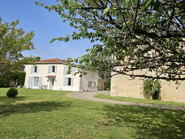 Barbezieux Saint Hilaire 16300 Achat / Vente maison 4 pièces t4 parking