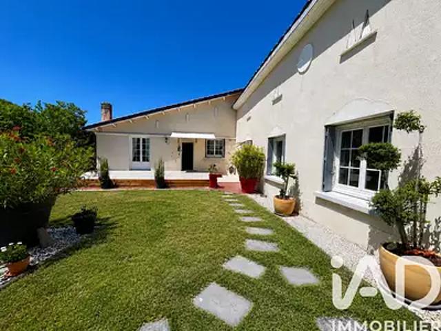 Barbezieux Saint Hilaire 16300 Achat / Vente maison 8 pièces t8